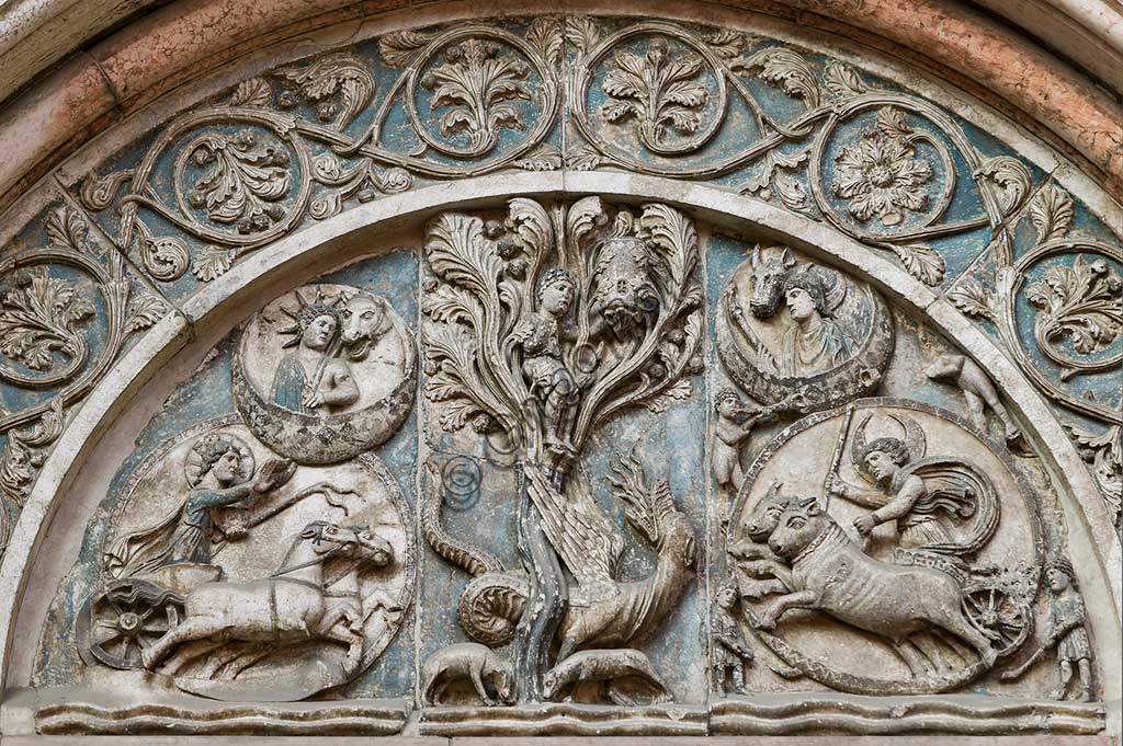 Parma, Battistero, Portale della Vita: bassorilievo raffigurante la Leggenda di Barlaam, di tradizione orientale.  Bassorilievo di Benedetto Antelami e bottega.