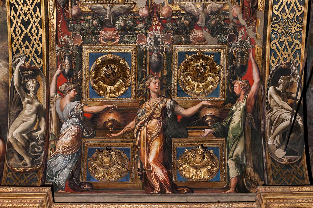 Parma, Chiesa di Santa Maria della Steccata, arcone del braccio orientale del transetto: affreschi del Parmigianino (Girolamo Francesco Maria Mazzola),  con canefore, che richiamano la leggenda delle Vergini Sagge e delle Vergini Folli  (1530-39). Particolare.