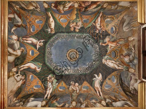  Parma, Fontanellato, Rocca Sanvitale, room of Diana and Actaeon: view of the ceiling with the cycle of frescoes by Parmigianino (Girolamo Francesco Maria Mazzola) depicting the myth of Diana and Actaeon, taken from Ovid's Metamorphoses. The room, frescoed in 1524, probably was the bathroom of Paola Gonzaga, wife of Galeazzo Sanvitale.