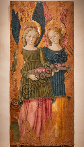 Perugia, Galleria Nazionale dell'Umbria: Angeli che offrono rose, di Benedetto Bonfigli,1466, dipinto su tavola.  