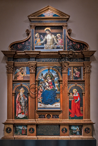 Perugia, Galleria Nazionale dell'Umbria: Pala di Santa Maria dei Fossi, di Bernardino di Betto detto il Pinturicchio, 1495 - 6, tempera su tavola. Al centro Sacra Famiglia, a sinistra S. Agostino e l'arcangelo Gabriele; a destra S. Girolamo e la Vergine Annunciata. Nella cimasa, Cristo in pietà sorretto da angeli. Nella predella in basso a sinistra S. Agostino e il bimbo che vuole svuotare il mare con un cucchiaio, in basso a destra S. Girolamo nel deserto. Nel timpano la colomba dello Spirito Santo. Nei plinti i simboli dei quattro evangelisti.