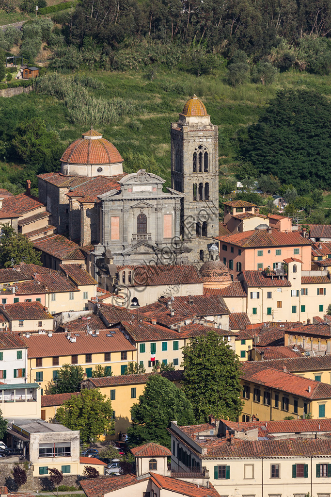 Pescia: view of the Cathedral (Duomo).