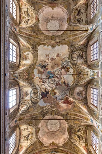 Piacenza, ex Chiesa di San Vincenzo, Sala dei Teatini: affreschi del XVIII secolo nella volta.