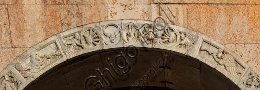 Piacenza, the Cathedral (Duomo), façade,  the main portal prothyrum, archivolt: bas-relief with representation of the Zodiacal signs , winds, sun and moon, comet stair.