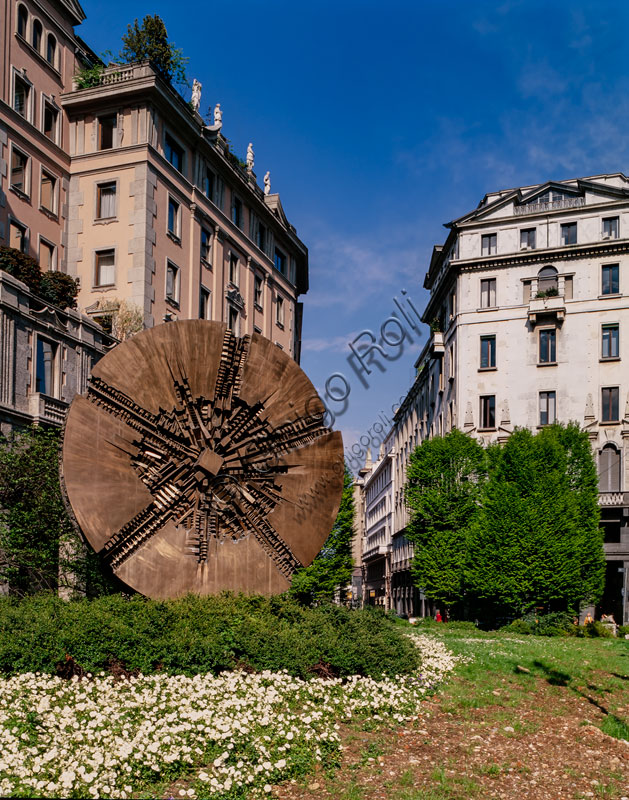  Piazza Meda: the “Grande Disco”, sculpture by Arnaldo Pomodoro (1980).