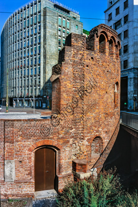 Piazza Missori : resti della parte absidale e della cripta della Chiesa di S.Giovanni in Conca.