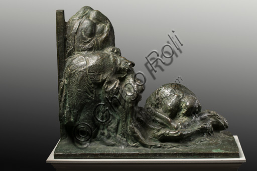 Collezione Assicoop - Unipol: Ermenegildo Luppi (1877 - 1937), "Pietà", bozzetto in bronzo.