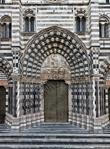 Genova, Duomo (Cattedrale di S. Lorenzo), lato ovest, la facciata: "il portale maggiore".