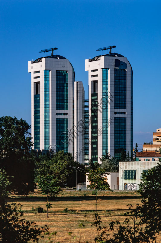  Giambellino area: modern buildings.