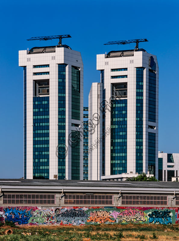  Giambellino area: modern buildings.