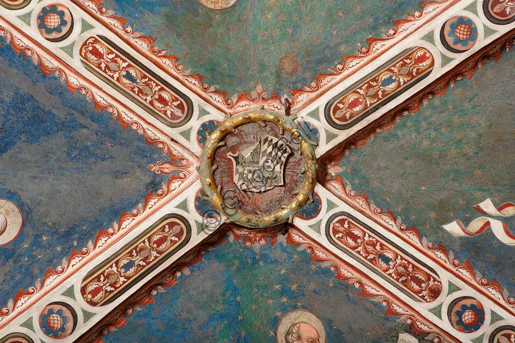 Vignola Stronghold, the Contrari Chapel: the emblem of Uguccione Contrari at the centre of the vault.