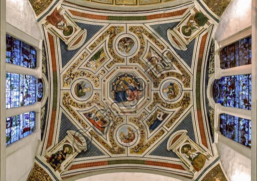 Roma, Basilica di Santa Maria del Popolo, coro, volta: affreschi (1505 - 1510) del Pinturicchio (Bernardino di Betto). Al centro: incoronazione della Vergine. Nei quattro tondi: i quattro Evangelisti. Nei pennacchi: iDottori della Chiesa. Tra gli Evangelisti: le Sibille.