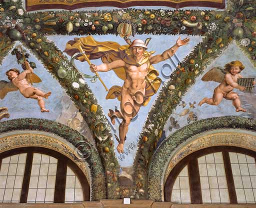 Roma, Villa Farnesina, Loggia di Amore e Psiche: uno degli otto pennacchi della volta, con Mercurio. Affresco di Giulio Romano su disegno di Raffaello (1517-18)