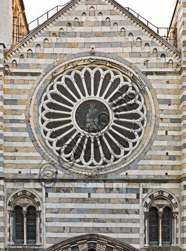 , Genoa, Duomo (St. Lawrence Cathedral), West side, the façade: "the rose" (XV century).