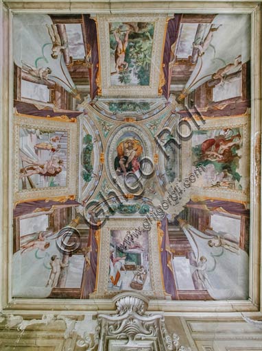  Sala Baganza (Parma), Rocca Sanvitale, Room of Hercules: view of the vault with frescoes depicting stories of Hercules, by Orazio Samacchini (maybe Bernardino Campi), 1564 - 1565.