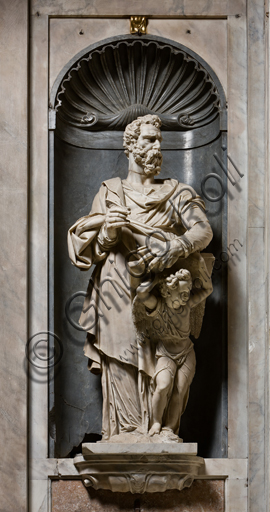 Genova, Duomo (Cattedrale di S. Lorenzo),  interno, Cappella Senarega o di Nostra Signora del Soccorso (abside meridionale):  "San Matteo", statua di P. Francavilla (1593).