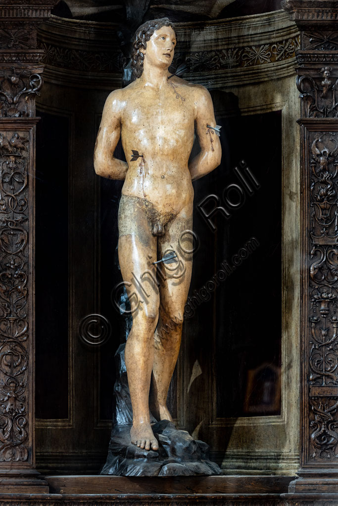 “San Sebastiano” statua lignea di Leonardo del Tasso. Firenze, Chiesa di S. Ambrogio.