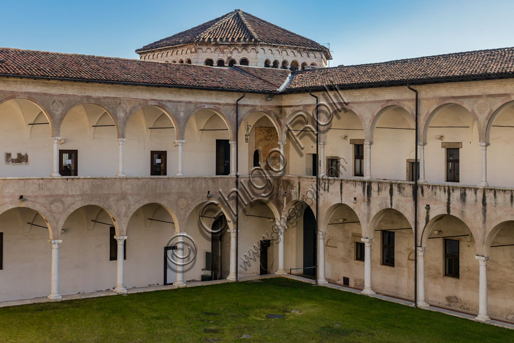Brescia, "Santa Giulia, Museo della Città", (sito Unesco dal 2011): chiostro e tiburio della Chiesa di Santa Maria in Solario.