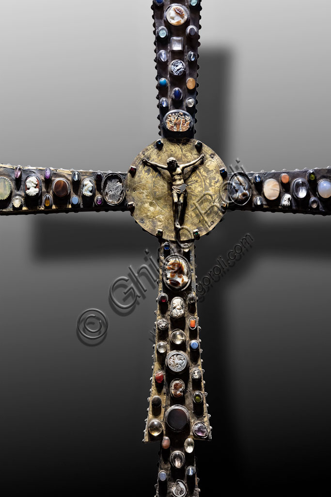 Brescia, "Santa Giulia, Museum of the City" (Unesco site since 2011), Church of Santa Maria in Solario: the Cross of Desiderius, adorned with stones, cameos and coloured glasses. High example of Lombard goldsmiths, end of the 8th century.