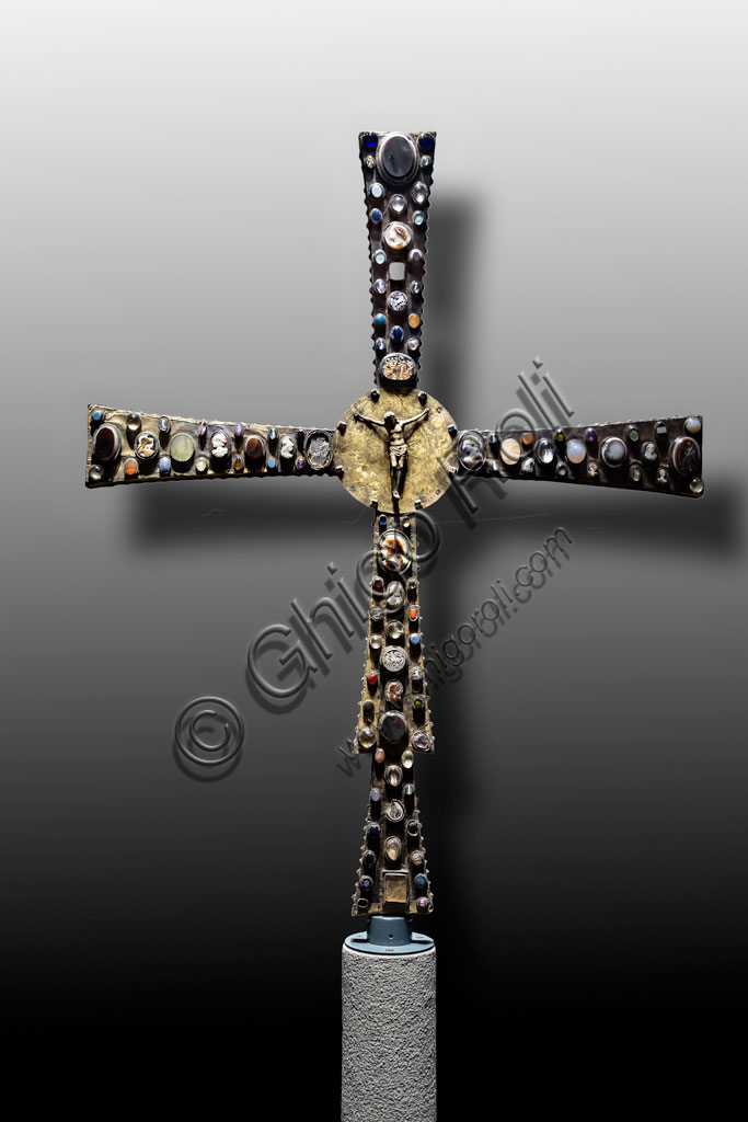 Brescia, "Santa Giulia, Museum of the City" (Unesco site since 2011), Church of Santa Maria in Solario: the Cross of Desiderius, adorned with stones, cameos and coloured glasses. High example of Lombard goldsmiths, end of the 8th century.