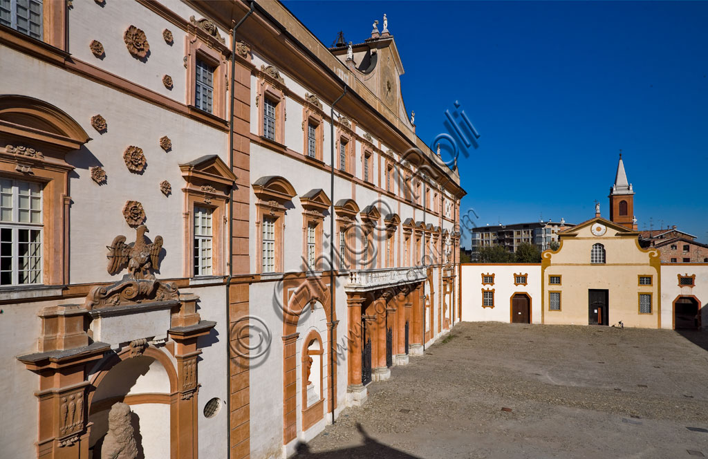 Sassuolo, Palazzo Ducale Estense: la facciata su piazzale della Rosa. 