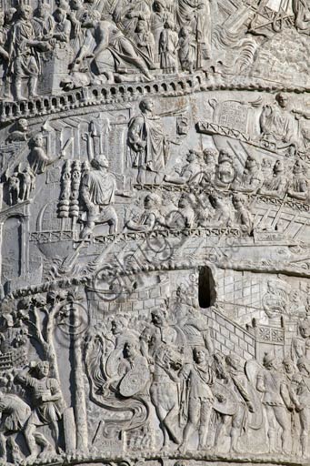  Rome, Trajan's Column: detail of the scenes that commemorates  the Roman emperor Trajan's victory in the Dacian Wars.