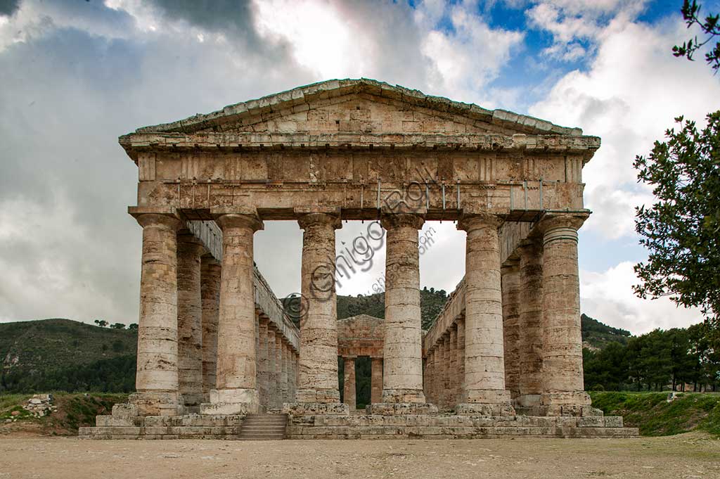 Segesta, Segesta Archaeological Park: the doric temple.