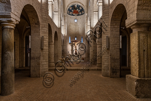  Spoleto, St. Euphemia Church: view of the nave and the matronea. 11th and 12 century.