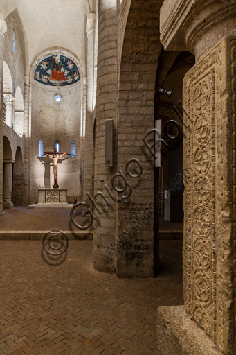  Spoleto, St. Euphemia Church: view of the nave and the matronea. 11th and 12 century.