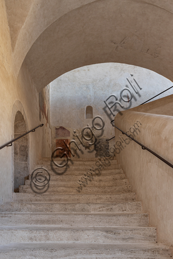 Spoleto, Rocca Albornoz: scalone. 