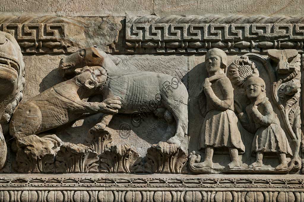 Fidenza, Duomo (St. Donnino Cathedral), Façade: the bas-relief with Stories of Berta, Milone and Rolandino", detail. Work by Benedetto Antelami and his workshop.