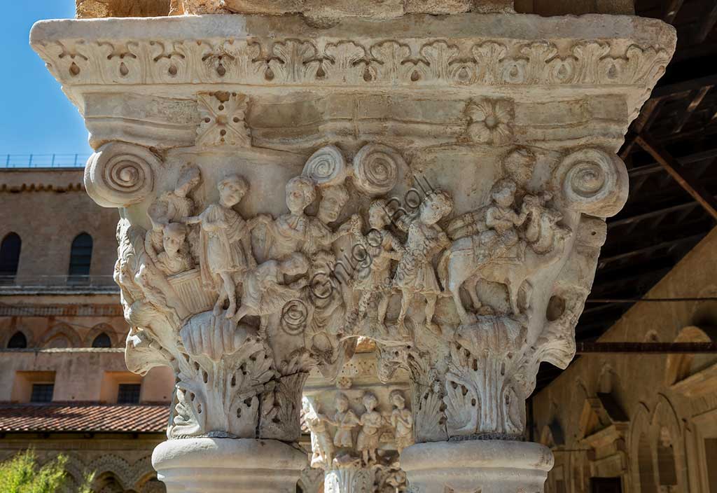 Monreale, Duomo, chiostro del monastero benedettino (XII secolo):  capitello E 18, faccia Sud ("Storie di Giuseppe figlio di Giacobbe").