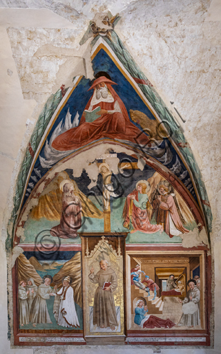 Montefalco, Complesso Museale di San Francesco, Chiesa di S. Francesco, Cappella di S. Bernardino da Siena: "Storie di S. Bernardino e Santi", affreschi di Jacopo Vincioli di Spoleto (espressionista gozzolesco). 1461. Nella vela, S. Girolamo con leone (uno dei dottori della Chiesa). Al centro, Crocifissione di Cristo con Madonna, S. Fortunato e S. Giovanni. In basso al centro, S. Bernardino da Siena, a sinistra il Santo, accompagnato da due confratelli, incontra papa Celestino V. A destra, il Santo guarisce un uomo e una donna.