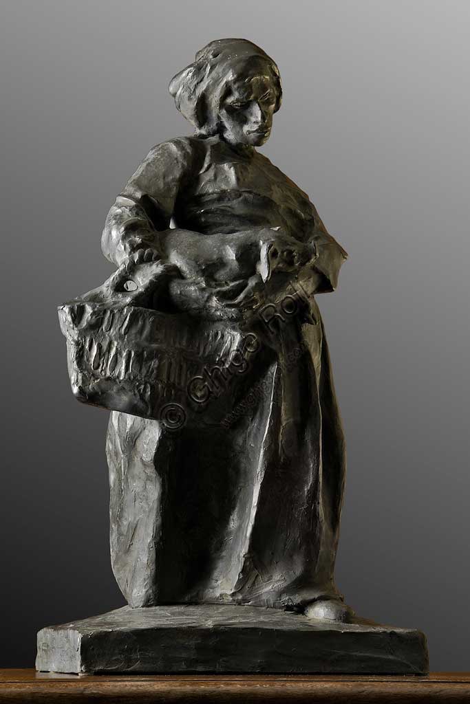 Collezione Assicoop Unipol: Giuseppe Graziosi, "Contadina con maiale", bronzo.