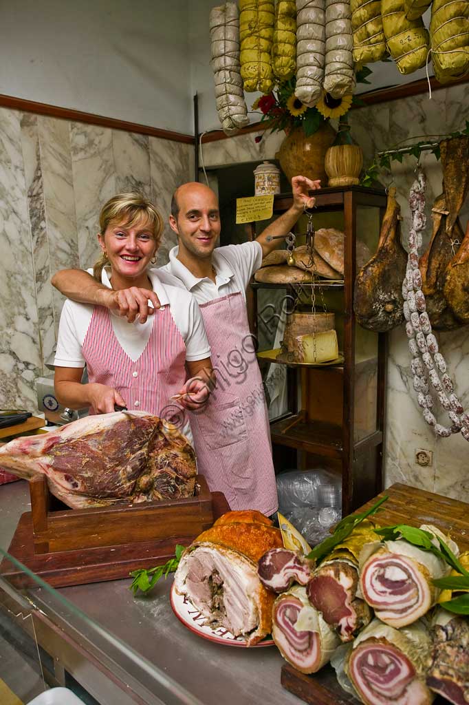 Rosita Cariani and Marco Biagetti, owners of the Butcher shop "Tagliavento", nickname of her father. Both are sons of butchers of the same village, who once were competitors.