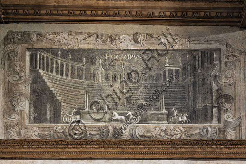 Teatro Olimpico, sala del vestibolo (anteodeo): affresco monocromo riproducente allestimenti teatrali curati dall’accademia.  L’affresco è attribuito ad Alessandro Maganza.