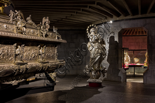 , Genova, Museum of the Treasure of Saint Lawrence Cathedral: view of the rooms , by the architect Franco Albini, 1954-6.