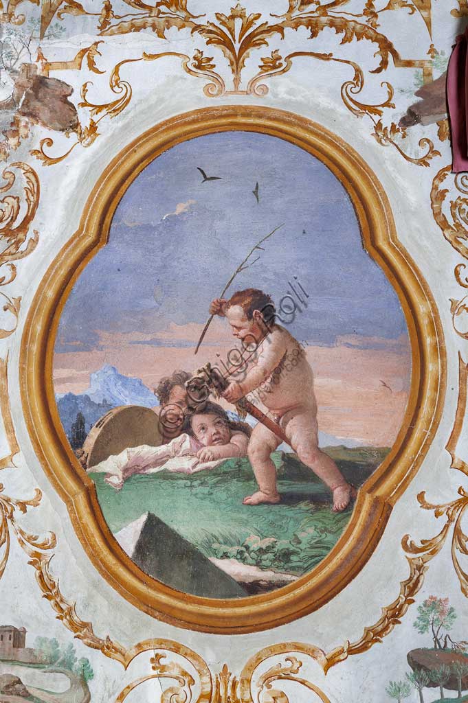 Vicenza, Villa Valmarana ai Nani, Foresteria, Stanza dei Putti, medaglione con putti: "Tre putti che giocano con un cavallino di legno",  di Giandomenico Tiepolo, 1757.