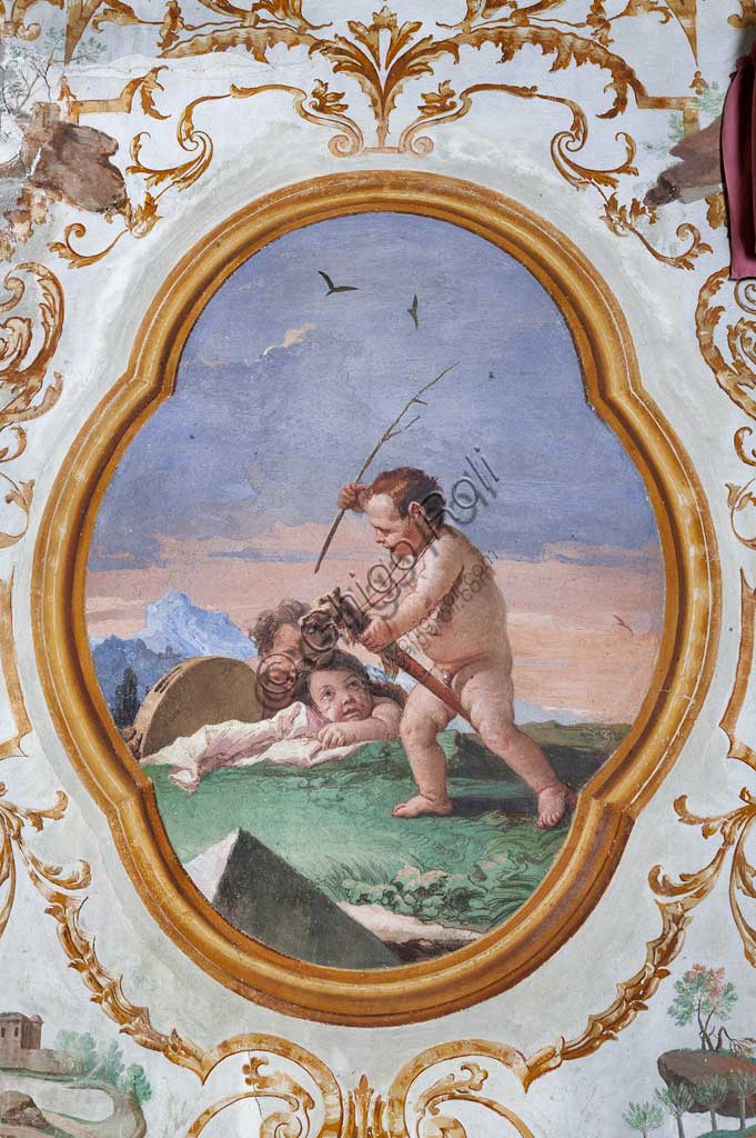 Vicenza, Villa Valmarana ai Nani, Foresteria, Stanza dei Putti, medaglione con putti: "Tre putti che giocano con un cavallino di legno",  di Giandomenico Tiepolo, 1757.