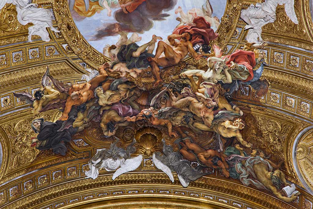 Chiesa del Gesù, interno: particolare della volta della navata centrale con "Il Trionfo del Nome di Gesù", affresco del Baciccia (Giovan Battista Gaulli), 1679. La cornice dorata e gli stucchi sono di Ercole Antonio Raggi.