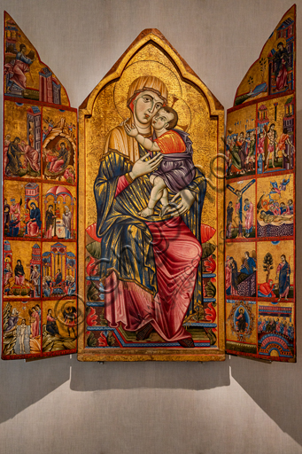 Perugia, Galleria Nazionale dell'Umbria: "Trittico del Maestro di Perugia", tabernacolo a sportelli, 1270-5, tempera su tavola.Al centro Madonna con Bambino. A sinistra, angelo annunciante e storie dell'infanzia di Cristo. A destra Vergine annunciata e storie della Passione di Cristo. 