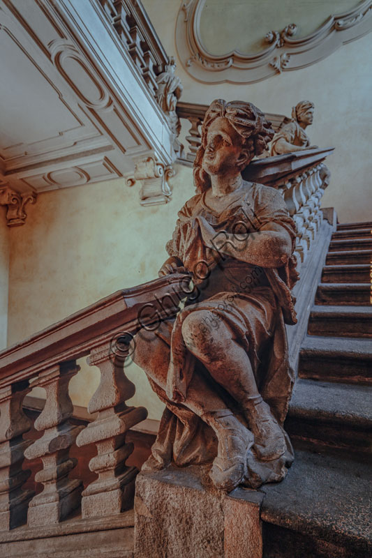  Clerici Palace: staircase of honor (early eighteenth century). Detail of a statue.