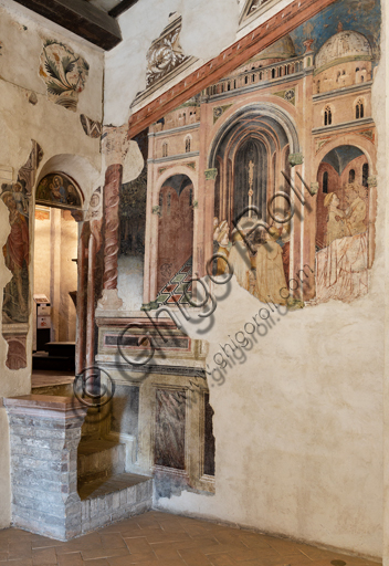 Foligno, Palazzo Trinci:  la Loggia di Romolo e Remo sulla vita dei leggendari fondatori di Roma ai quali, i Trinci, volevano idealmente ricollegarsi.  La decorazione viene affidata a Gentile da Fabriano, il massimo esponente del gotico internazionale in Italia, con aiuti (Jacopo Bellini, Paolo Nocchi, Francesco Giambono da Bologna e Battista di Domenico da Padova), e realizzata trail  1411 e 1412.  Particolare: "Le vestali al tempio". 