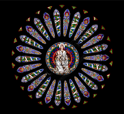 Genova, Duomo (Cattedrale di S. Lorenzo), interno, controfacciata: "la vetrata del rosone con la Madonna Regina", di Pompeo Bertini, 1869.