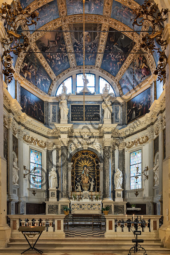 Vicenza,  Church of St. Corona: Chapel of the Rosary (1613 - 1642). The architecture and sculptural apparatus are attributed to Giambattista and Girolamo Albanese, the pictorial cycle to Alessandro Maganza, and the altar framing with 15 octagons depicting "the Mysteries of the Rosary" to Pietro Damini.