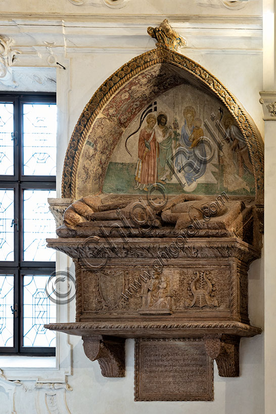 Vicenza,  Church of St. Corona, Thiene Chapel: tomb of Marco Thiene, late 1400 - early 1500, surmounted by a fresco attributed to Michelino da Besozzo.