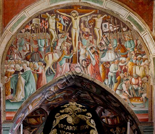 Clusone, Oratorio dei Disciplini o di San Bernardino, interno, affreschi sulla "Vita di Gesù" (1471),  dell'artista clusonese Giacomo Borlone De Buschis: la Crocifissione.